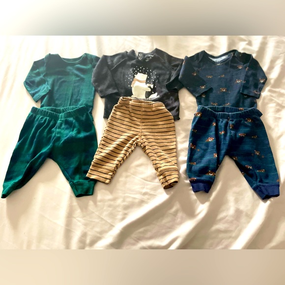 3 Set Onesies with pants/bottoms. They are from Bundles and Carter’s. - Picture 1 of 5